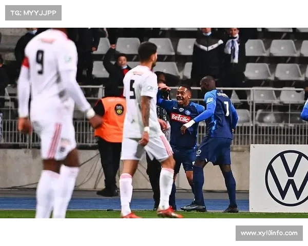 里昂后防失误频繁客场表现不稳多次丧失领先优势亟需调整